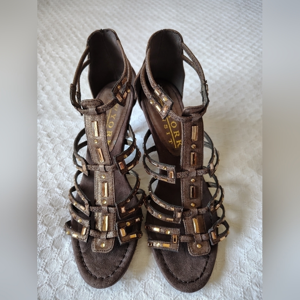 New York Transit Brown Strappy Sandals Size 8